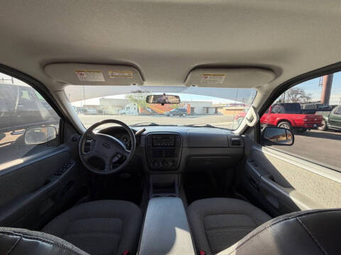 2004 Ford Explorer XLS