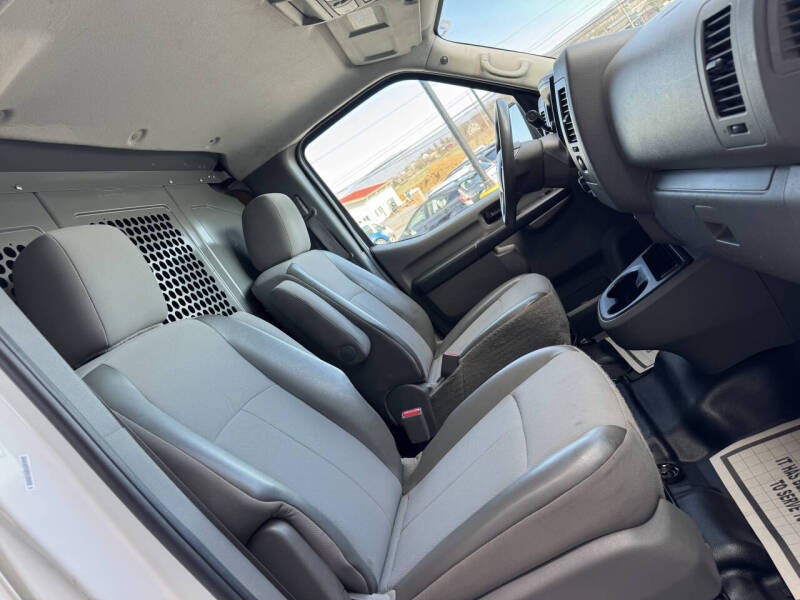 2018 Nissan NV 1500 SV
