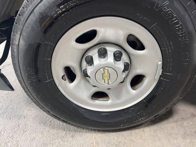 2024 Chevrolet Express 2500