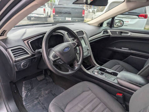 2020 Ford Fusion SE