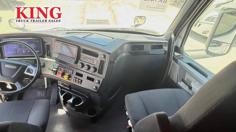 2023 Freightliner Cascadia