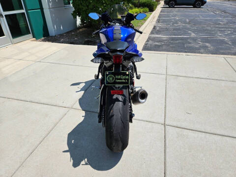 2024 Yamaha YZF-R1