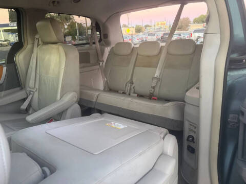 2008 Chrysler Town and Country Limited