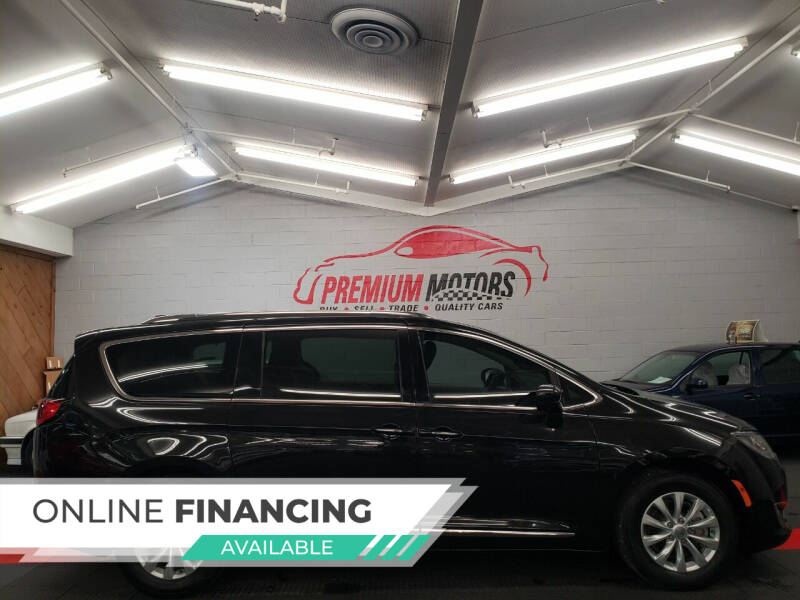 2019 Chrysler Pacifica for sale at Premium Motors in Villa Park IL