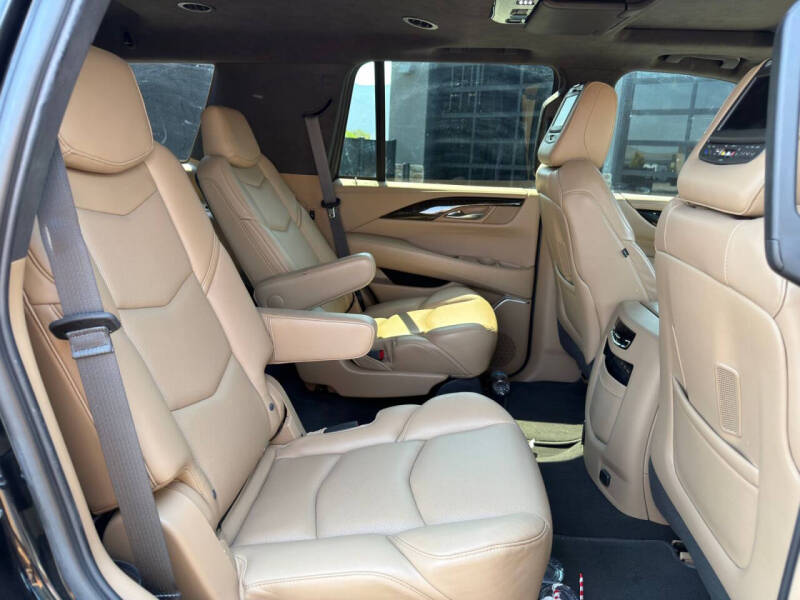 2019 Cadillac Escalade Platinum