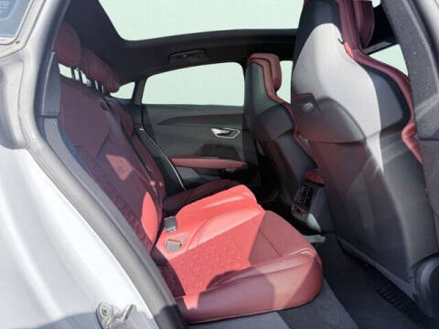 2024 Audi e-tron GT quattro Premium Plus