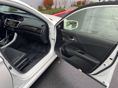 2017 Honda Accord Hybrid Touring