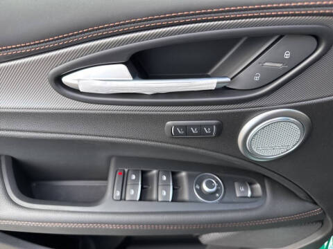 2025 Alfa Romeo Stelvio Intensa