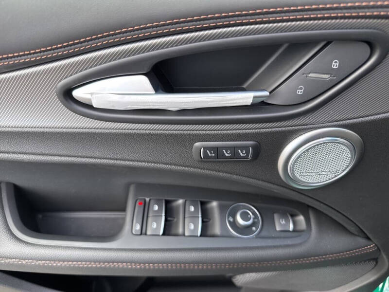 2025 Alfa Romeo Stelvio Intensa