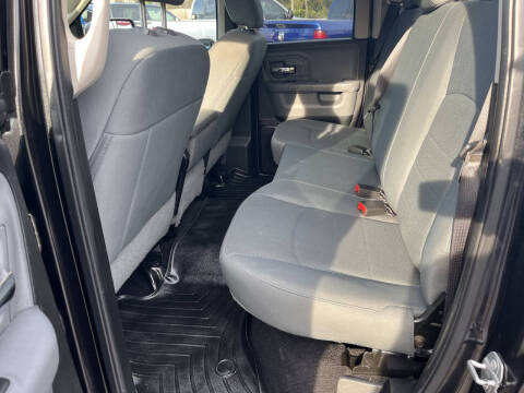 2017 RAM 1500 SLT