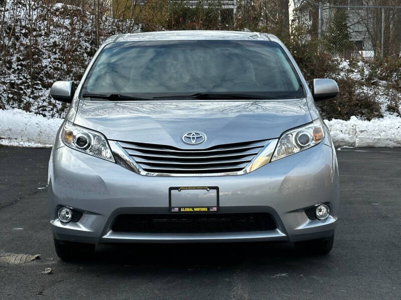 2015 Toyota Sienna LE 7-Passenger