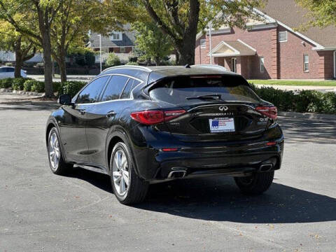 2017 Infiniti QX30 Premium