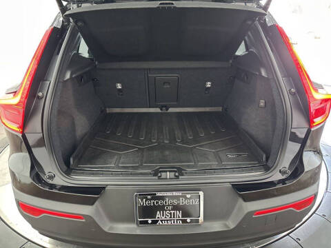 2022 Volvo XC40 T5 R-Design