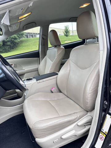 2013 Toyota Prius v Five