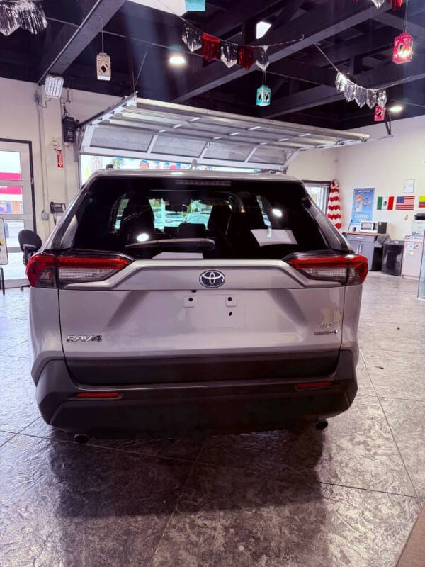 2019 Toyota RAV4 Hybrid LE