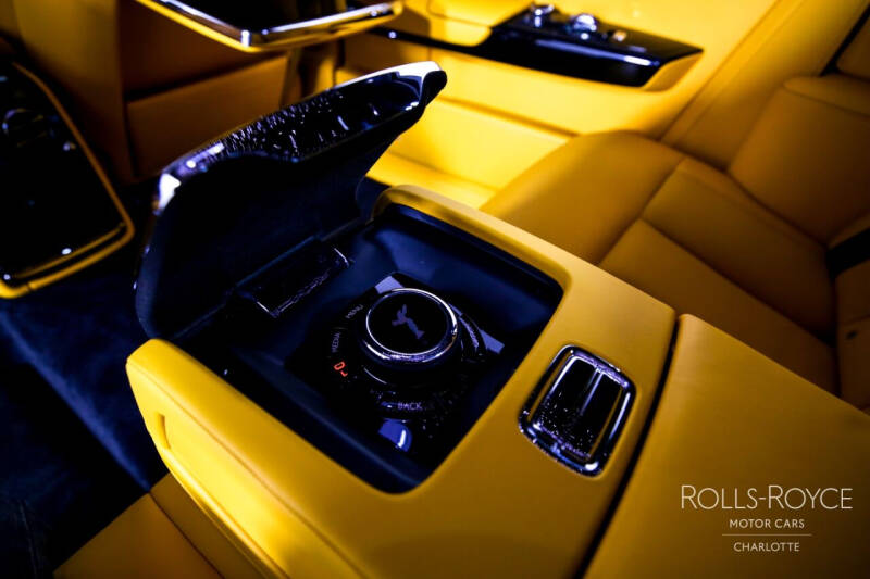 2024 Rolls-Royce Phantom EWB