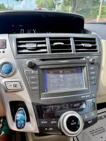 2014 Toyota Prius v Three