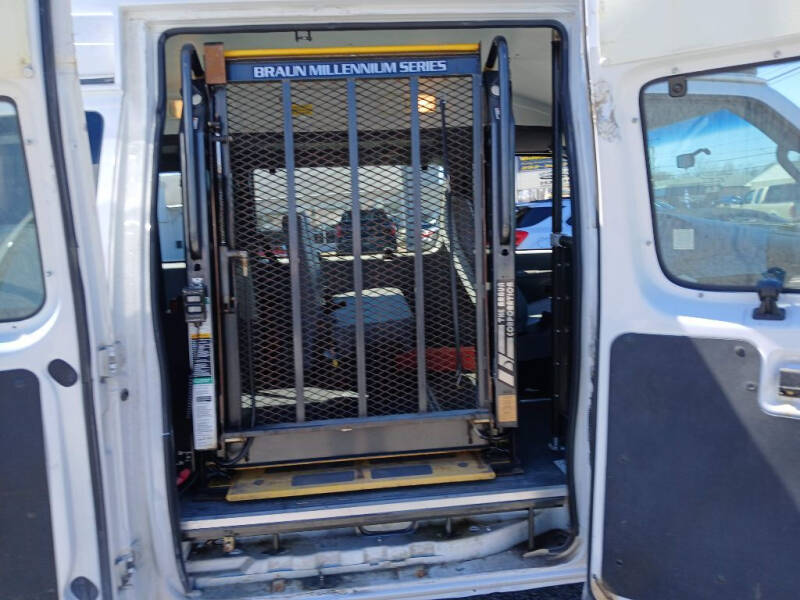 2006 Ford E-Series E-250