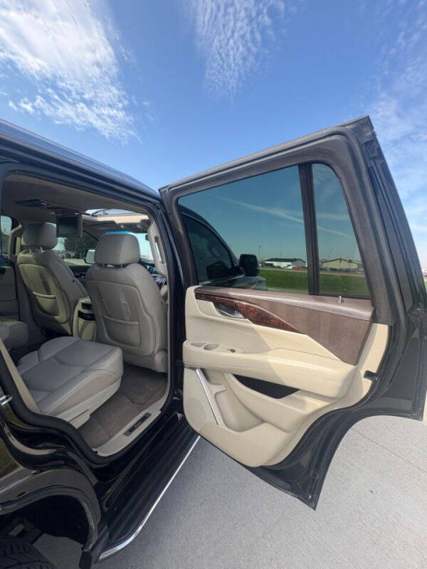 2015 Cadillac Escalade Luxury