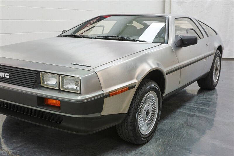 1982 DeLorean DMC-12