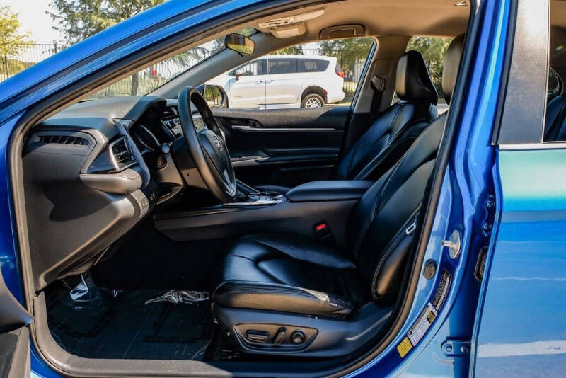 2020 Toyota Camry Hybrid LE