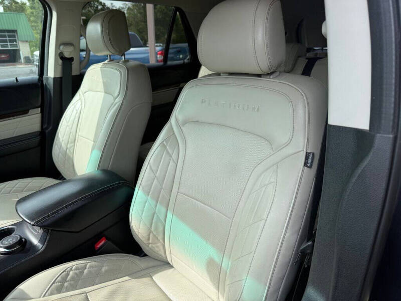 2017 Ford Explorer Platinum