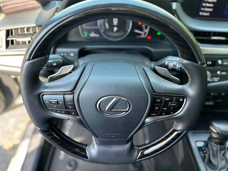 2021 Lexus ES 300h Ultra Luxury