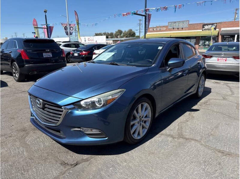 2017 Mazda MAZDA3 Touring