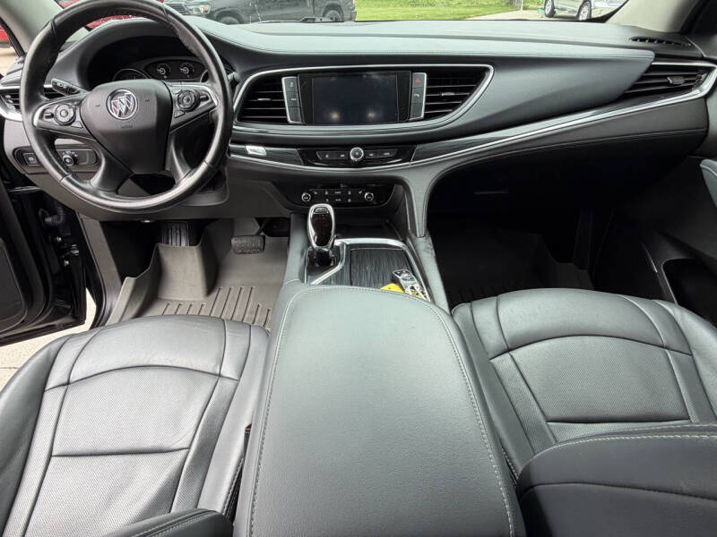 2020 Buick Enclave Essence