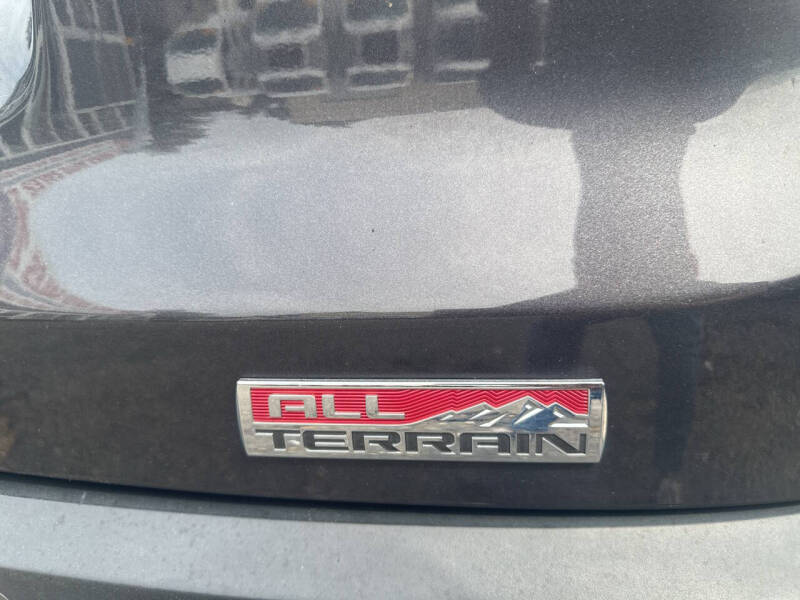 2017 GMC Acadia SLE-2