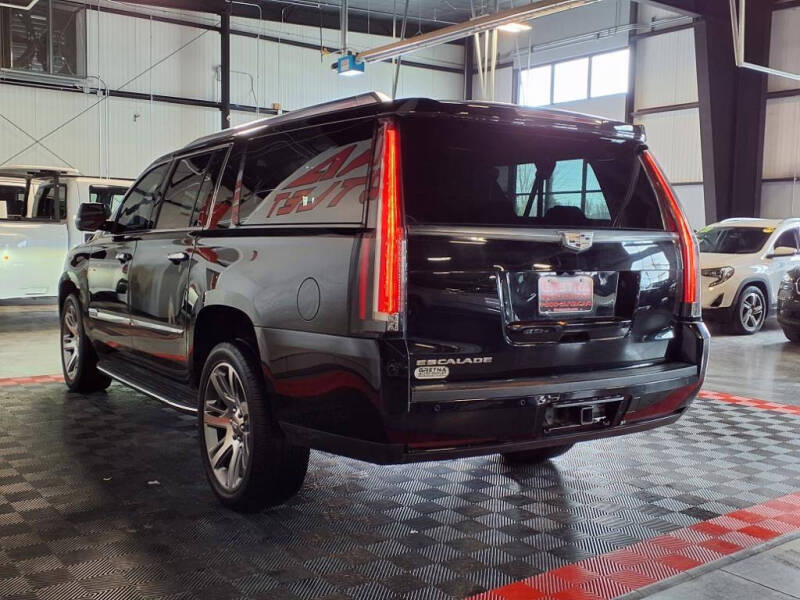 2016 Cadillac Escalade ESV Luxury Collection