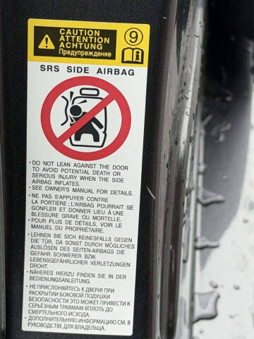 2017 Toyota Prius v Five