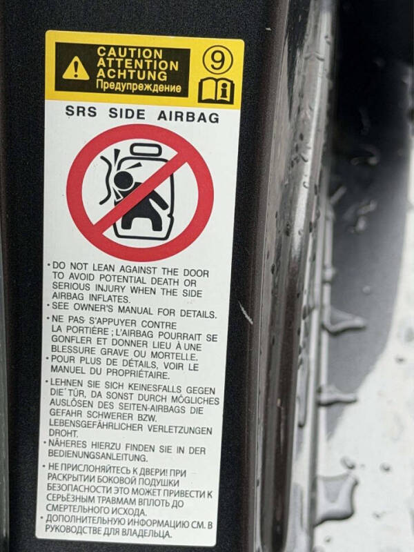 2017 Toyota Prius v Five