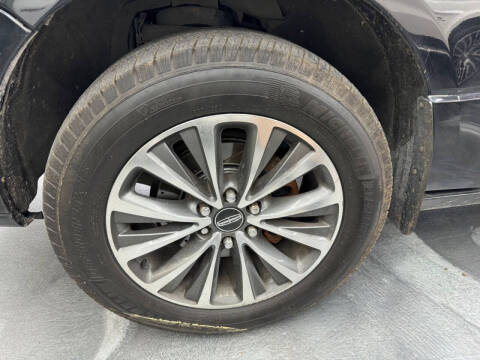 2017 Lincoln Navigator L Select