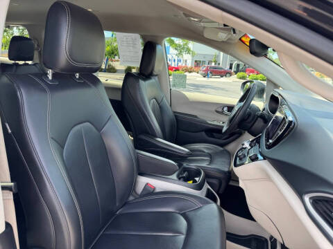 2023 Chrysler Pacifica Touring L