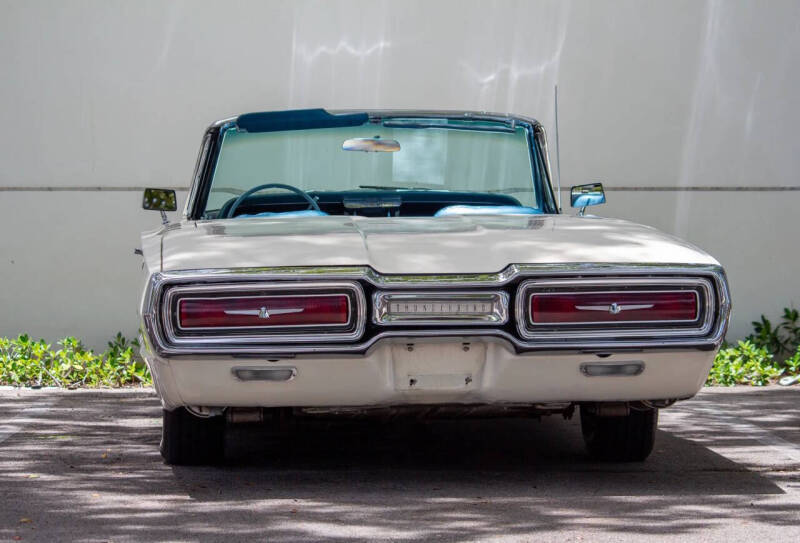 1964 Ford Thunderbird