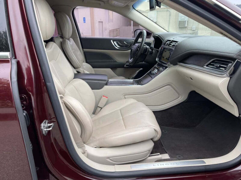 2017 Lincoln Continental Select