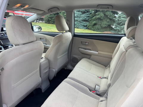 2013 Toyota Prius v Five