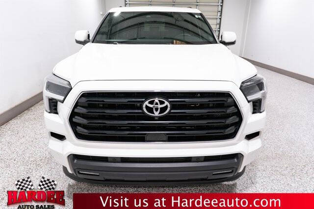 2025 Toyota Sequoia SR5