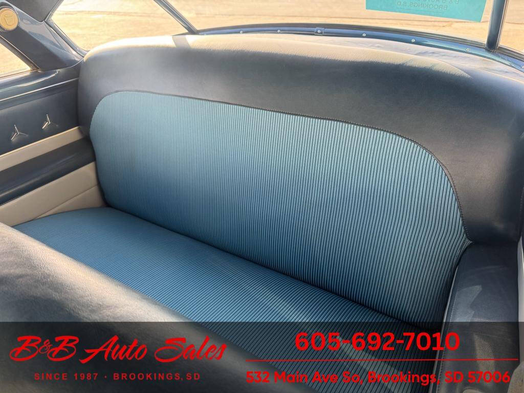 1952 Ford Crestline 23