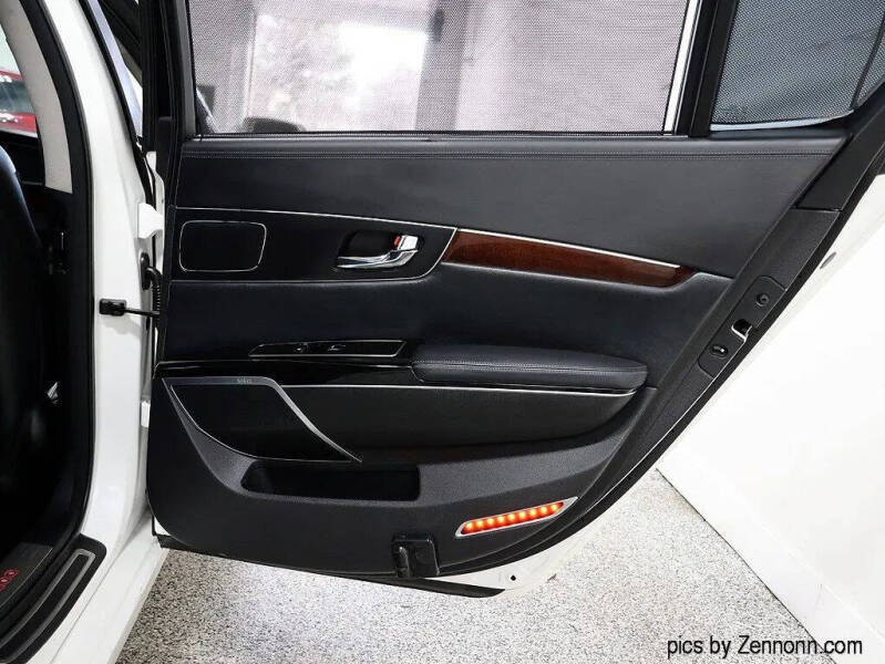 2015 Kia K900 Luxury