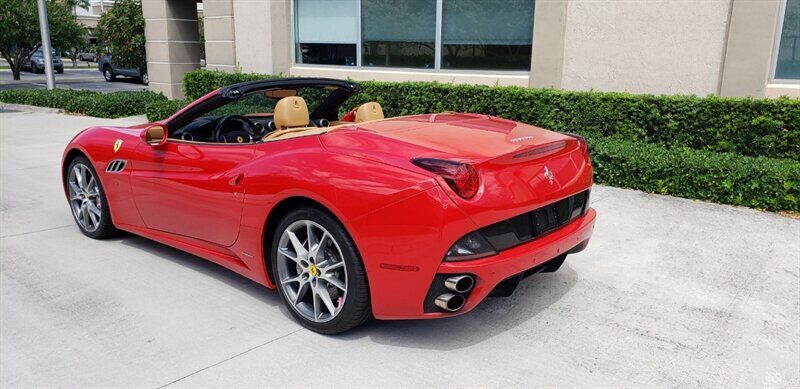 2013 Ferrari California 16