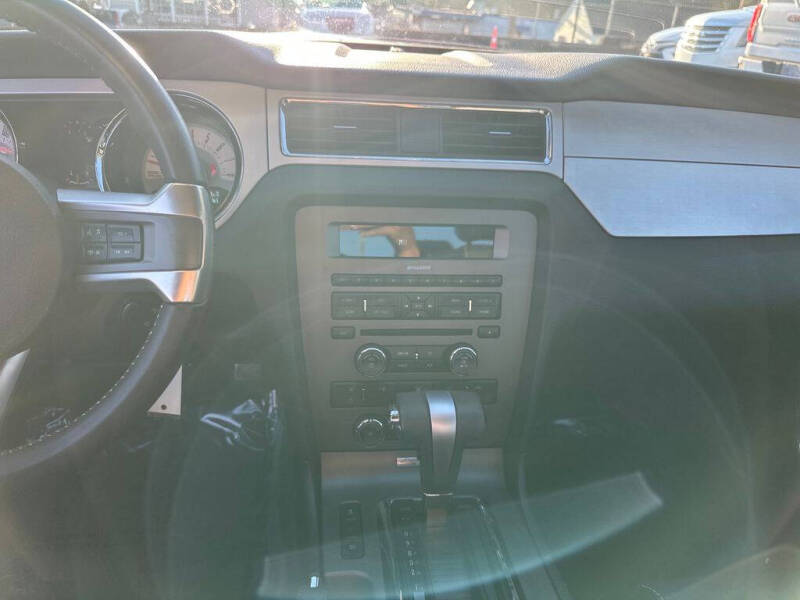 2012 Ford Mustang V6 Premium