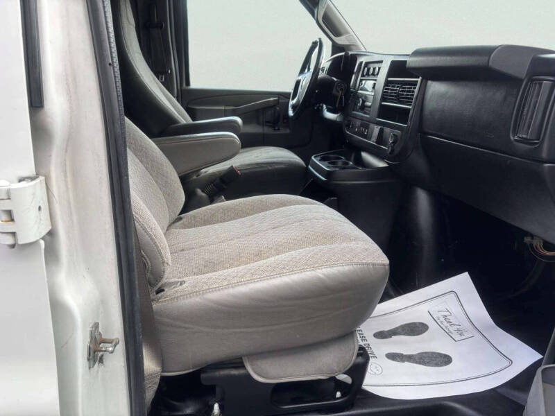 2017 Chevrolet Express 2500
