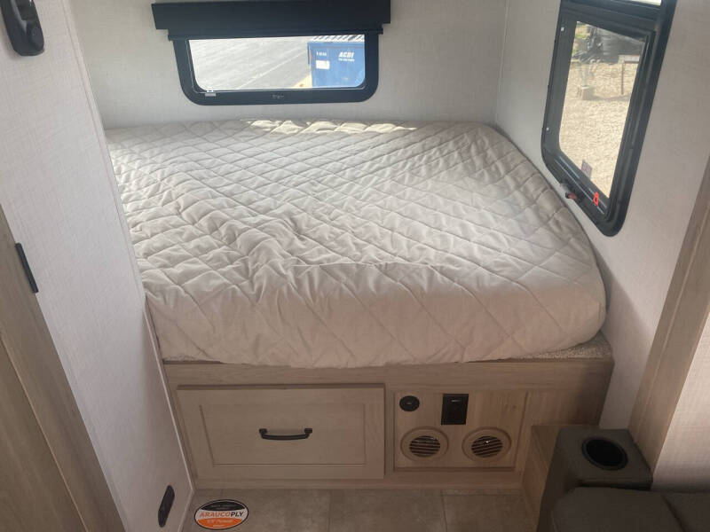 2025 Flagstaff E-PRO 20FK