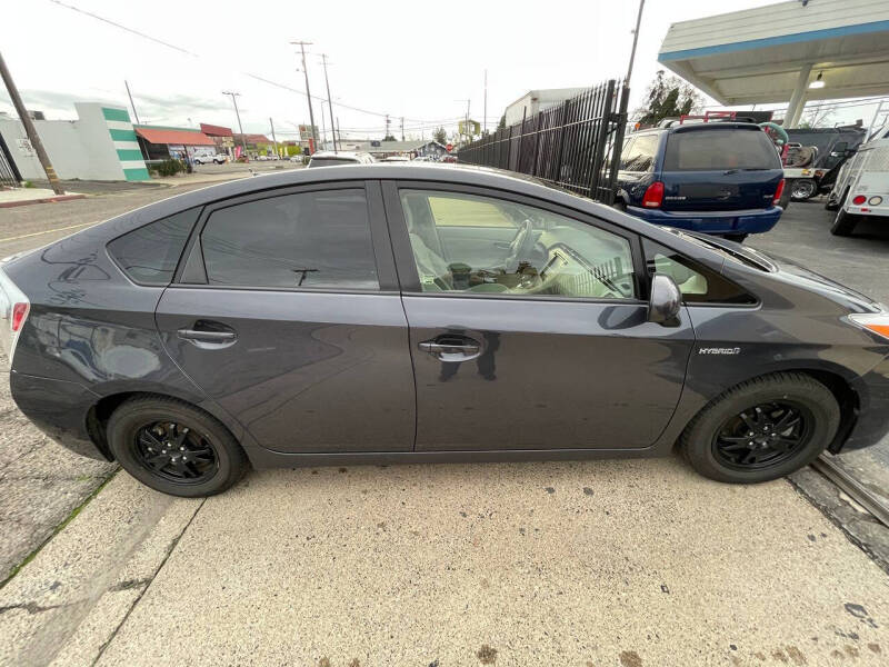 2013 Toyota Prius Three