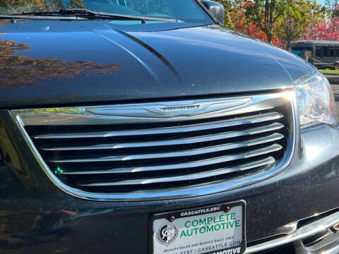 2013 Chrysler Town and Country Touring