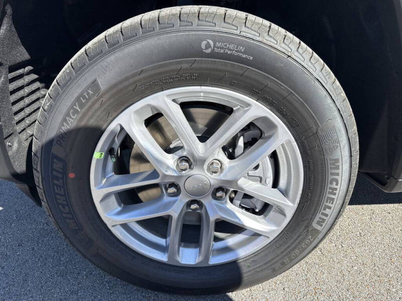 2025 Jeep Grand Cherokee L Laredo X