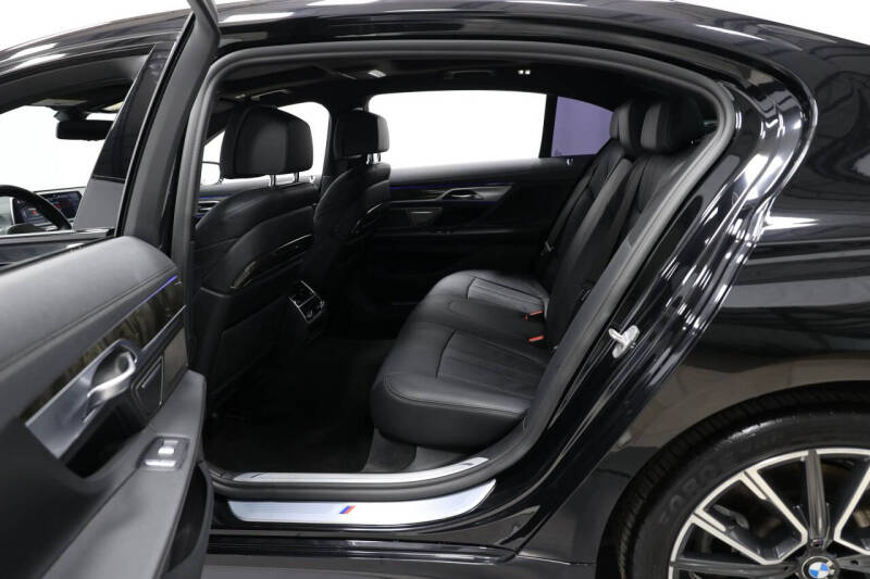 2021 BMW 7 Series 740i