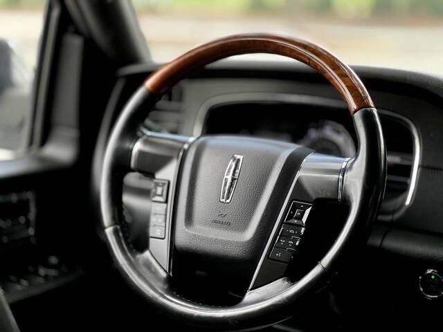 2017 Lincoln Navigator L Select